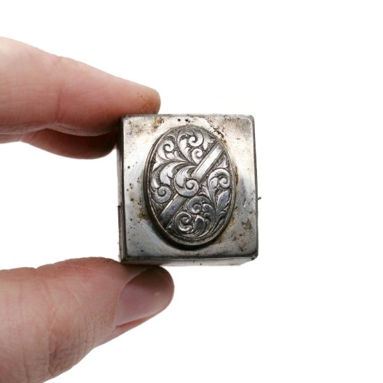 Picture of Impression Die Flourish & Sash Locket