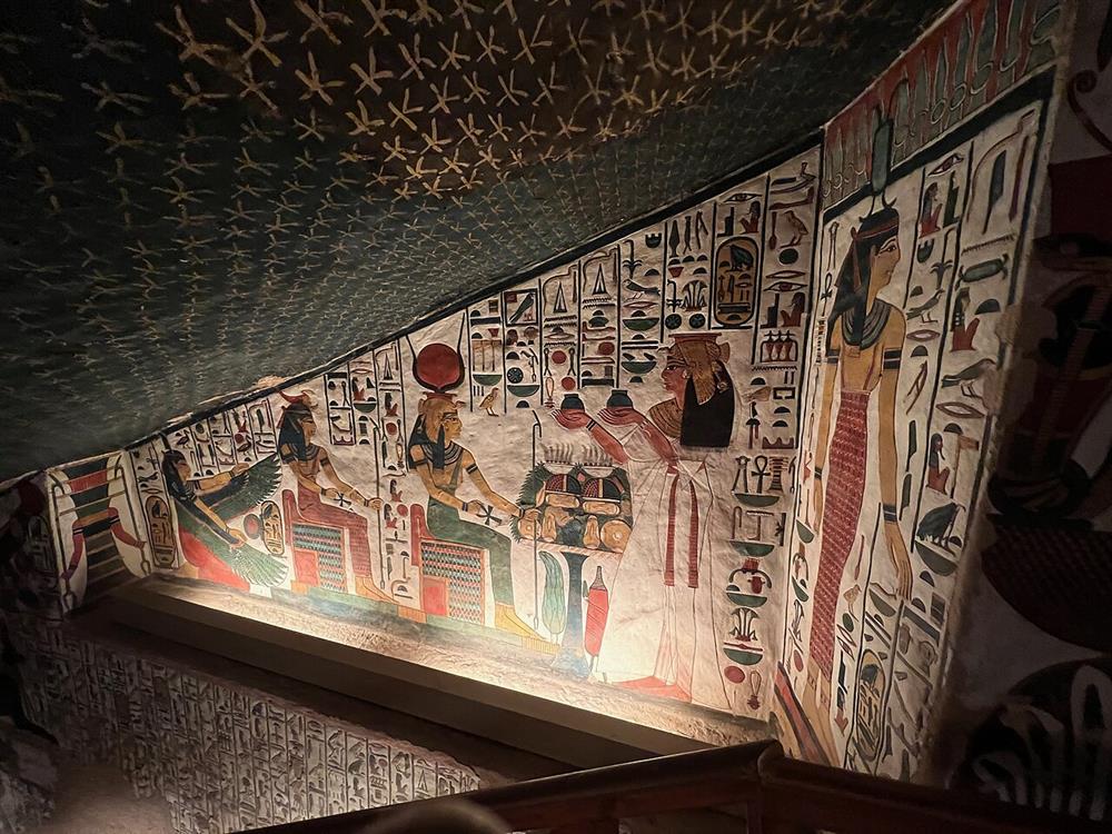 This wall in the tomb of Nefertari depicts Nefertari presenting offerings to the goddesses Ma’at, Serket, and Hathor in the tomb of Nefertari (1255 BCE). Valley of the Queens in Luxor, Egypt. 